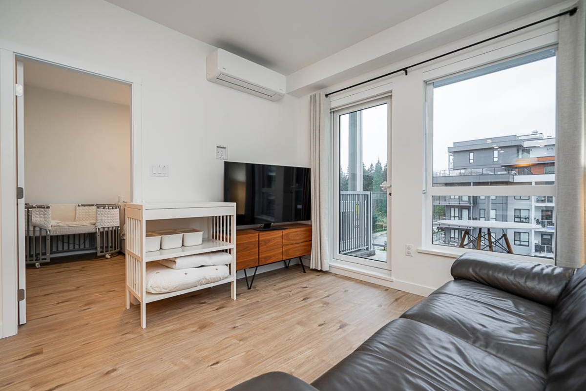 Breakfast Nook Photo of 422 3596 Malsum Drive, North Vancouver, BC
