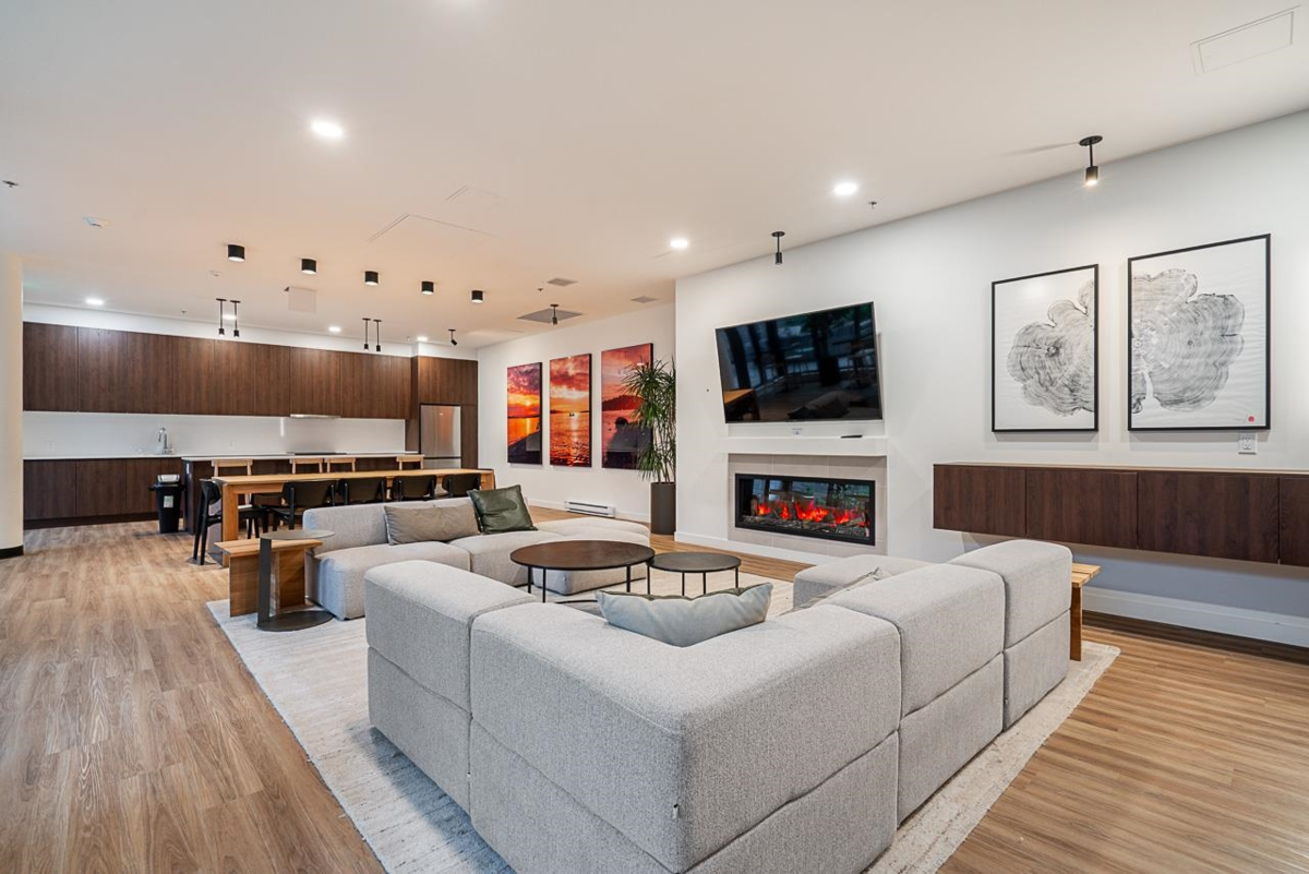 Entry Foyer Photo of 422 3596 Malsum Drive, North Vancouver, BC