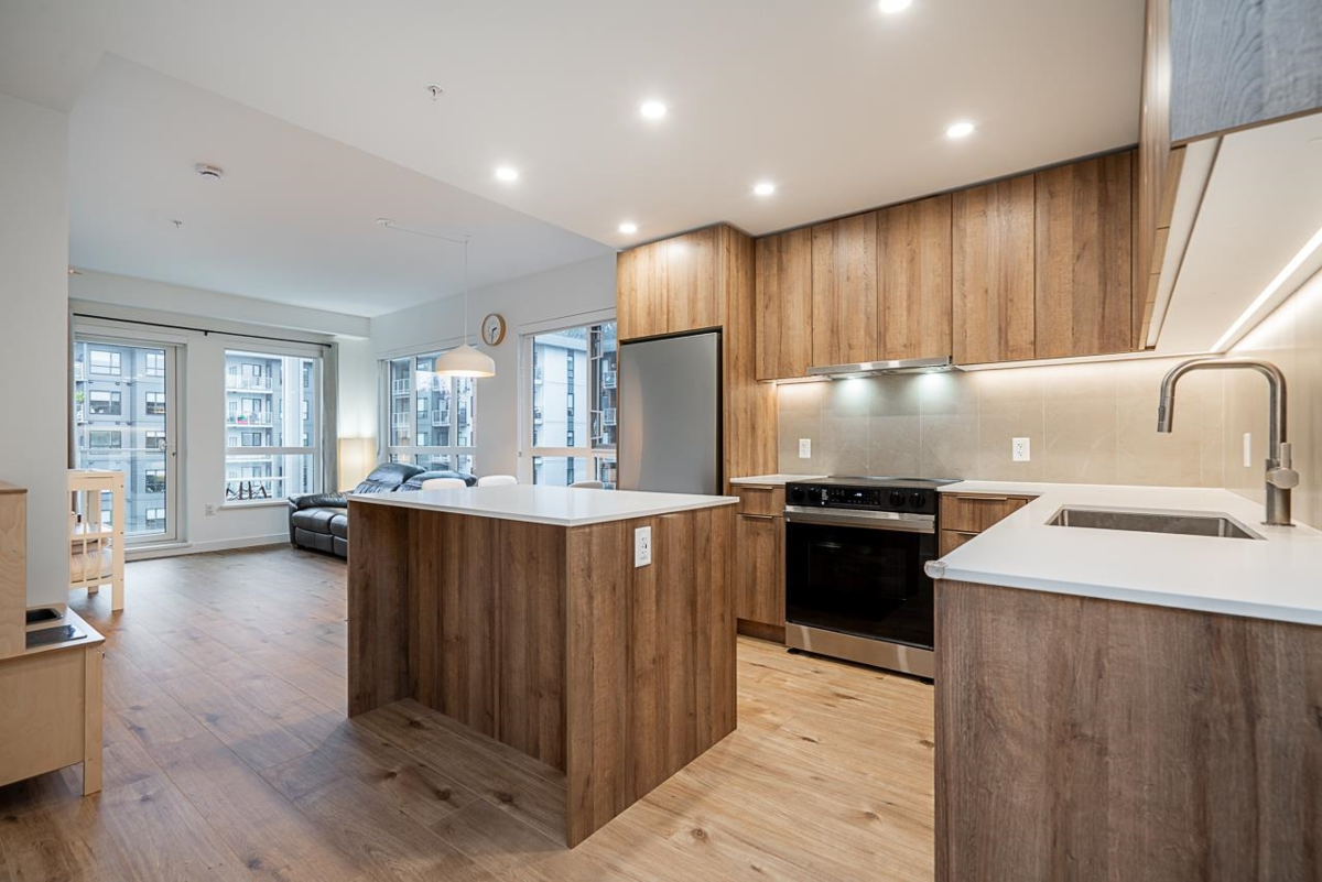 Living Room Photo of 422 3596 Malsum Drive, North Vancouver, BC