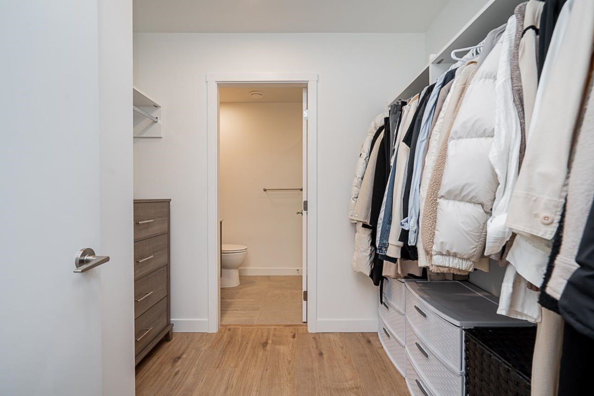 Primary Bathroom Photo of 422 3596 Malsum Drive, North Vancouver, BC