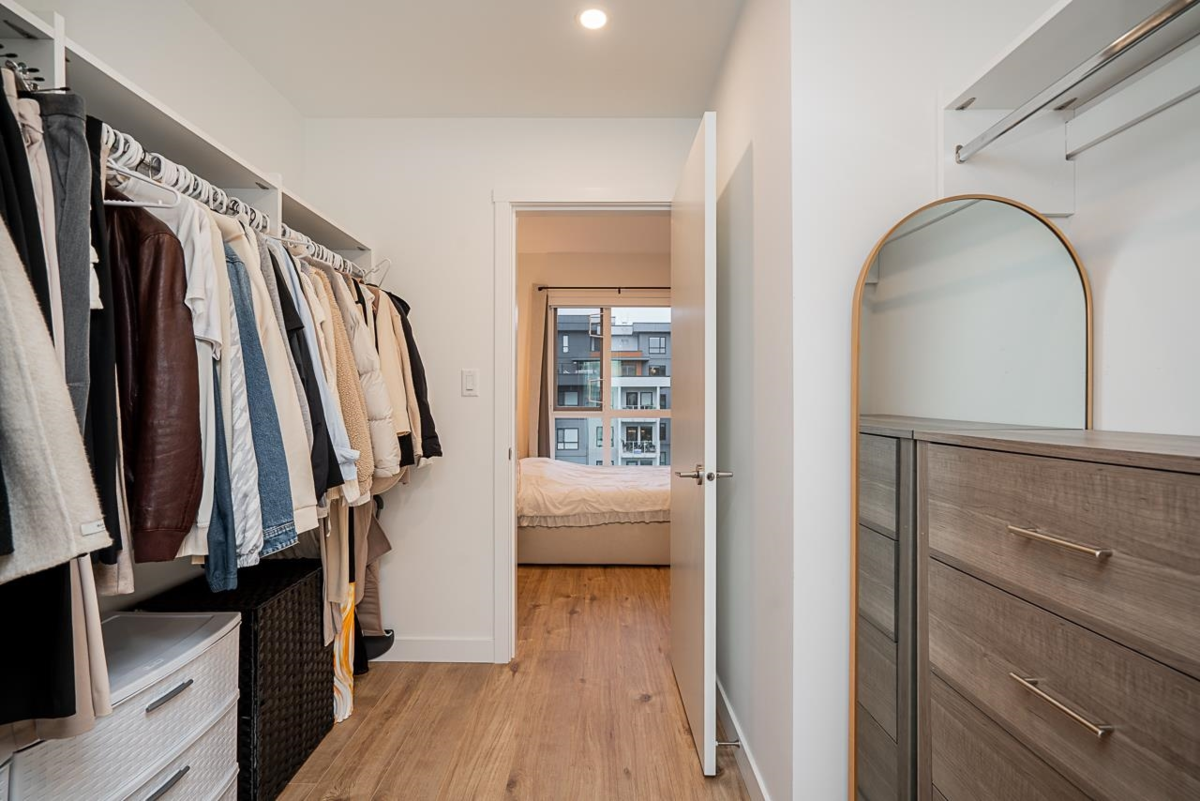 Walk-In Closet Photo of 422 3596 Malsum Drive, North Vancouver, BC