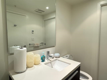 Primary Bathroom Photo of 3503 6333 Silver Avenue, Burnaby, BC