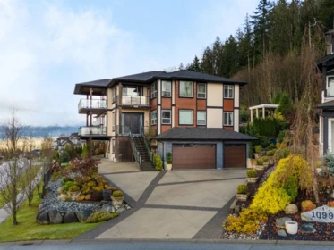 11000 Carmichael Street, Maple Ridge, BC
