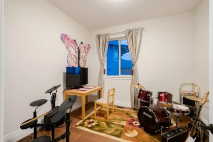 Hallway Photo of 11000 Carmichael Street, Maple Ridge, BC