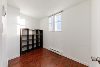 Entry Foyer Photo of 8008 Ash Street, Richmond, BC