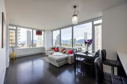 1709 6333 Silver, Burnaby, BC