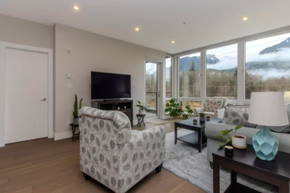 202 1870 Dowad Drive, Squamish, BC, Squamish — Apartment/Condo for sale