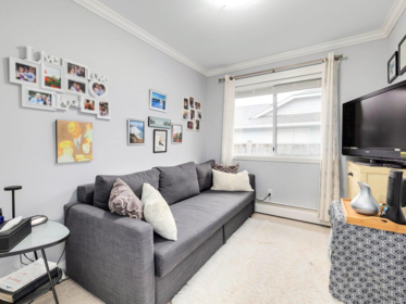 Basement Recreation Room Photo of 16347 12 Avenue, Surrey, BC