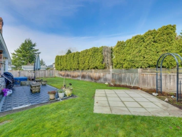 Staircase Photo of 16347 12 Avenue, Surrey, BC