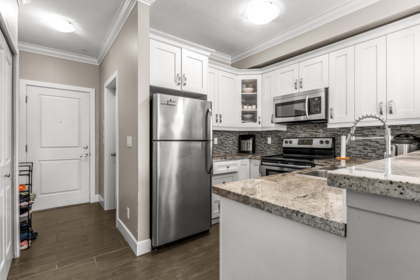 205 13897 Fraser Highway, Surrey, BC, Surrey — Apartment/Condo for sale