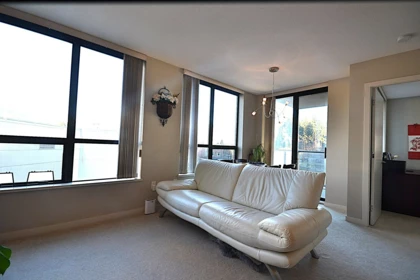 602 2979 Glen Drive, Coquitlam, BC, Coquitlam — Apartment/Condo for sale