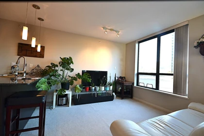 602 2979 Glen Drive, Coquitlam, BC, Coquitlam — Apartment/Condo for sale