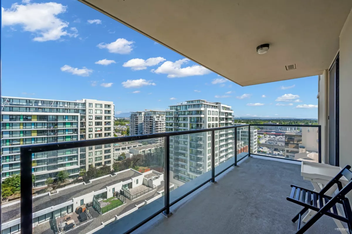 Kitchen Island Photo of 1708 7831 Westminster Highway, Richmond, BC