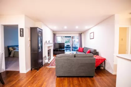 207 128 W 8th Street, North Vancouver, BC, North Vancouver — Apartment/Condo for sale