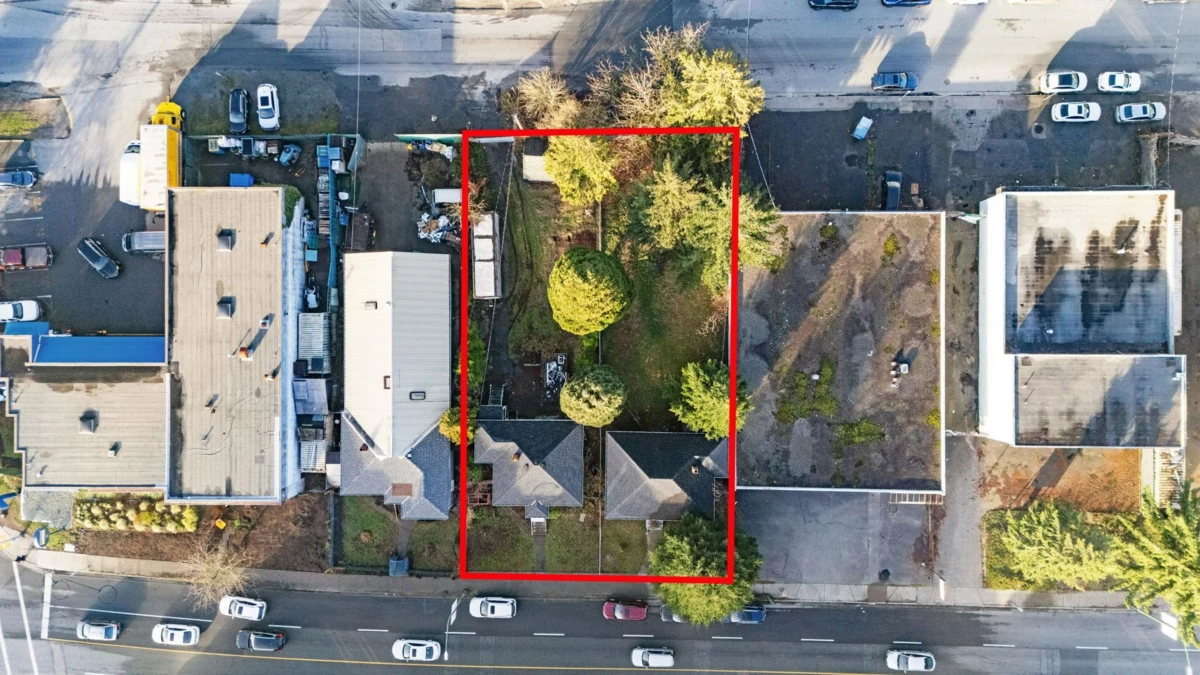 Kitchen Island Photo of 5277 Imperial Street, Burnaby, BC