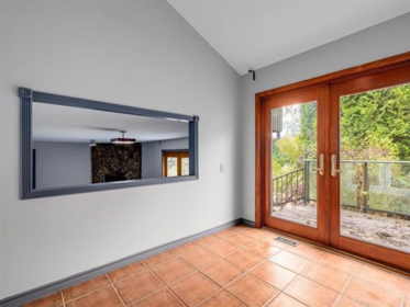 Basement Recreation Room Photo of 18208 21a Avenue, Surrey, BC
