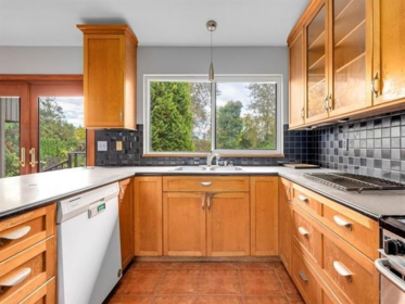 Guest Bathroom Photo of 18208 21a Avenue, Surrey, BC
