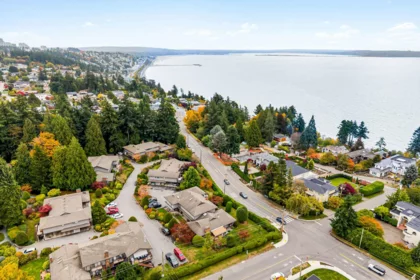 Loft / Bonus Room Photo of 14015 Marine Drive, White Rock, BC