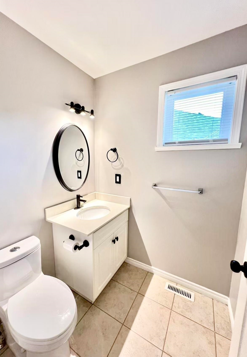 Walk-In Closet Photo of 39 2068 Winfield Drive, Abbotsford, BC