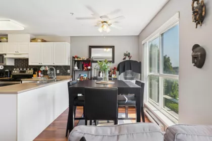 405 22230 North Avenue, Maple Ridge, BC, Maple Ridge — Apartment/Condo for sale