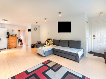 2216 E 41st Avenue, Vancouver, BC