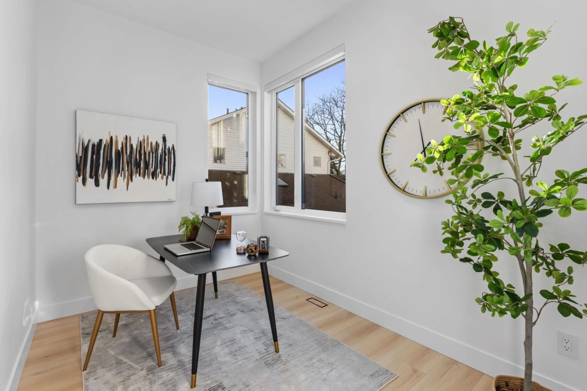 Basement Recreation Room Photo of 4 1536 Duthie Avenue, Burnaby, BC