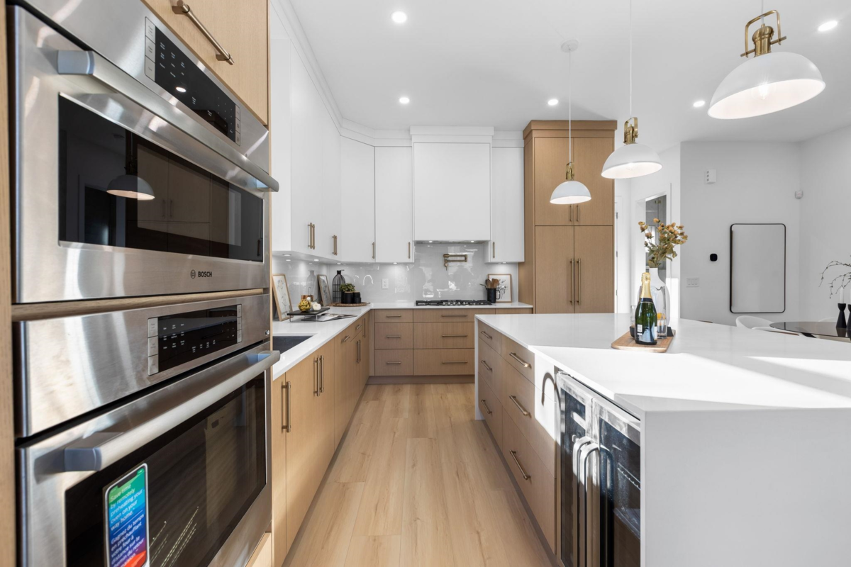 Bedroom 4 Photo of 4 1536 Duthie Avenue, Burnaby, BC