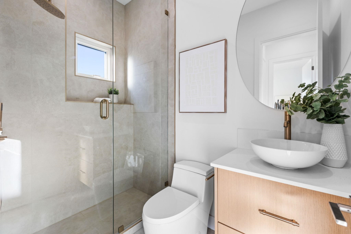 Garden / Landscaping Photo of 4 1536 Duthie Avenue, Burnaby, BC