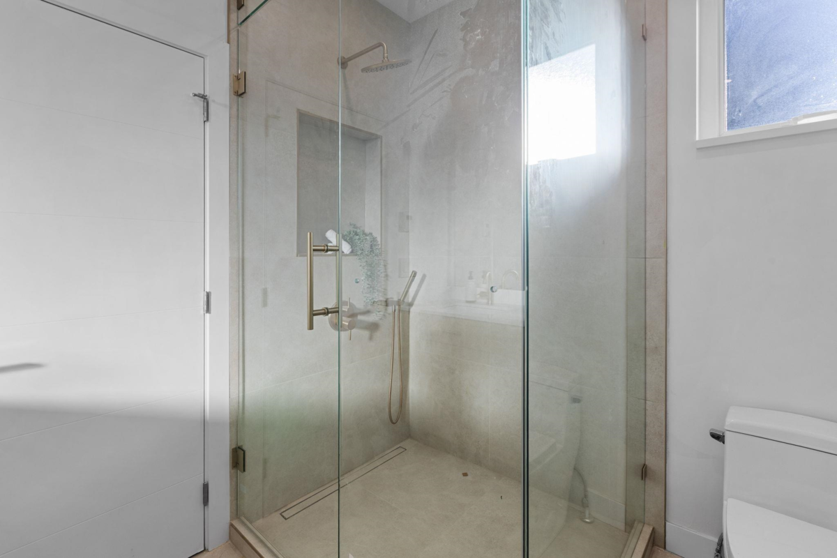 Hot Tub / Spa Photo of 4 1536 Duthie Avenue, Burnaby, BC