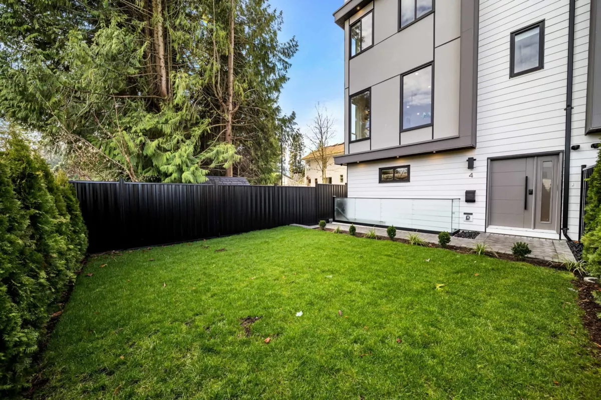 Kitchen Island Photo of 4 1536 Duthie Avenue, Burnaby, BC