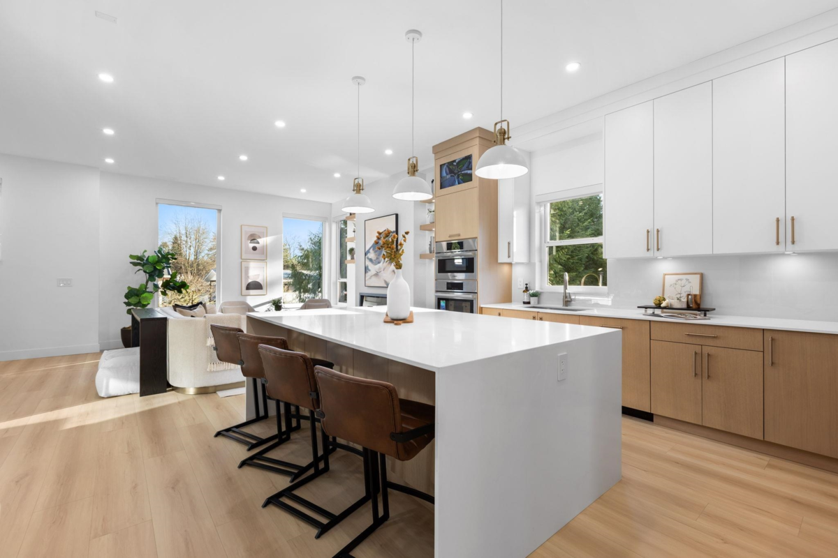 Walk-In Closet Photo of 4 1536 Duthie Avenue, Burnaby, BC