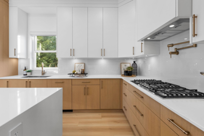 Kitchen Photo of 4 1536 Duthie Avenue, Burnaby, BC