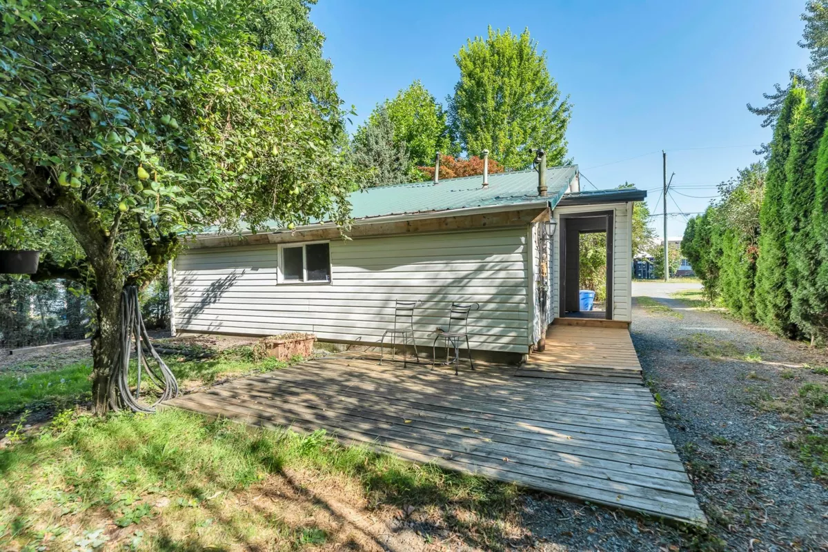 Breakfast Nook Photo of 46054 Robertson Avenue, Chilliwack, BC