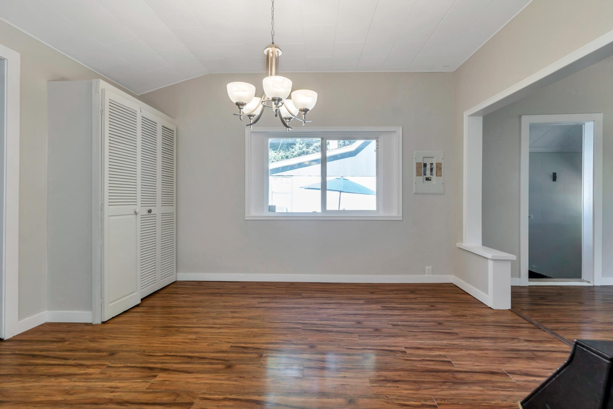 Guest Bathroom Photo of 46054 Robertson Avenue, Chilliwack, BC