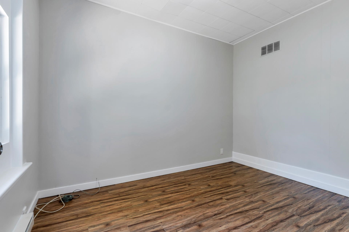 Hallway Photo of 46054 Robertson Avenue, Chilliwack, BC