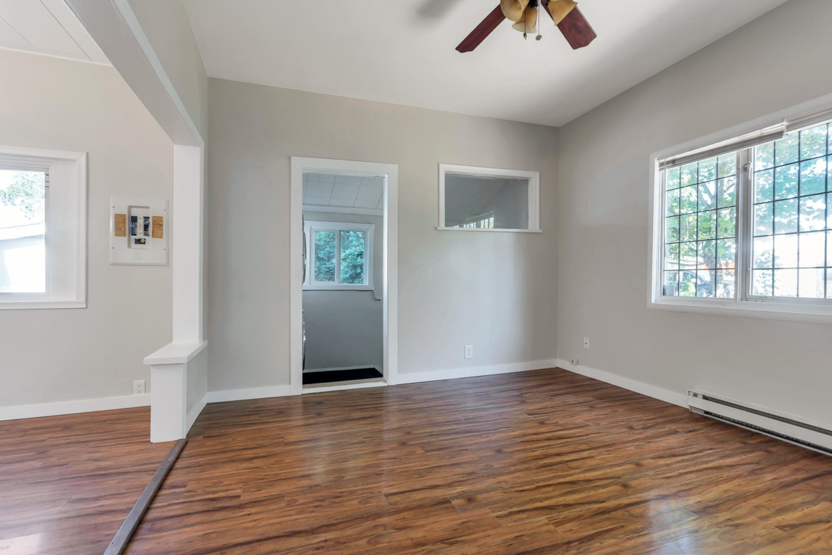 Laundry Room Photo of 46054 Robertson Avenue, Chilliwack, BC