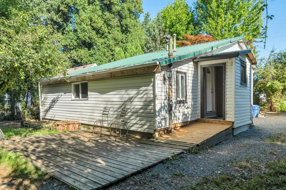 Pantry Photo of 46054 Robertson Avenue, Chilliwack, BC