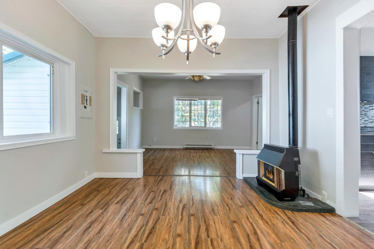 Powder Room Photo of 46054 Robertson Avenue, Chilliwack, BC