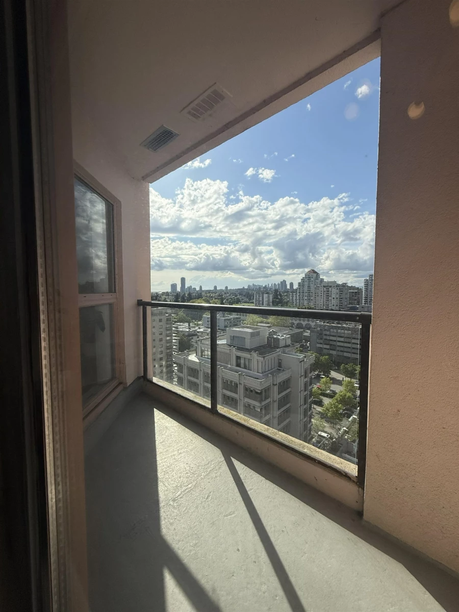 Backyard Photo of 1705 612 Fifth Avenue, New Westminster, BC