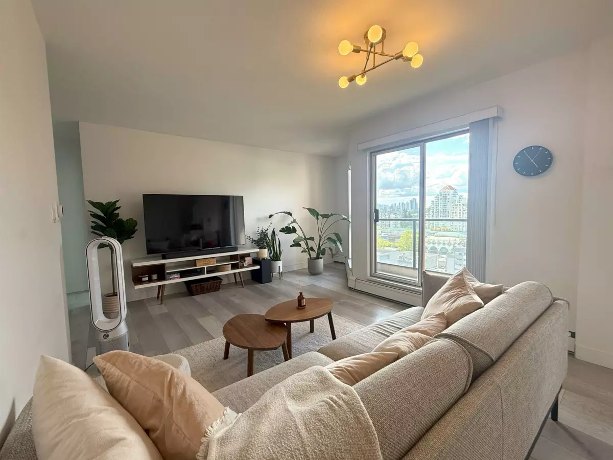 Dining Area Photo of 1705 612 Fifth Avenue, New Westminster, BC