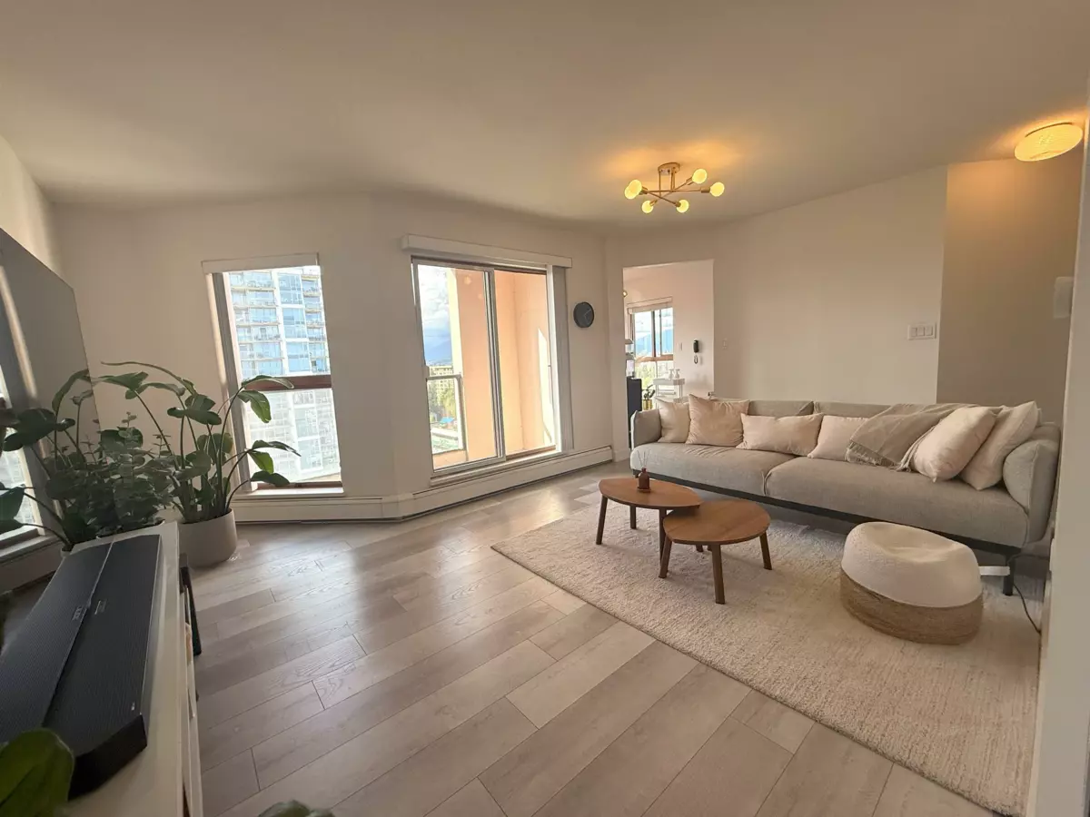 Family Room Photo of 1705 612 Fifth Avenue, New Westminster, BC