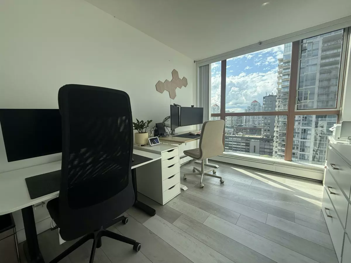 Hallway Photo of 1705 612 Fifth Avenue, New Westminster, BC