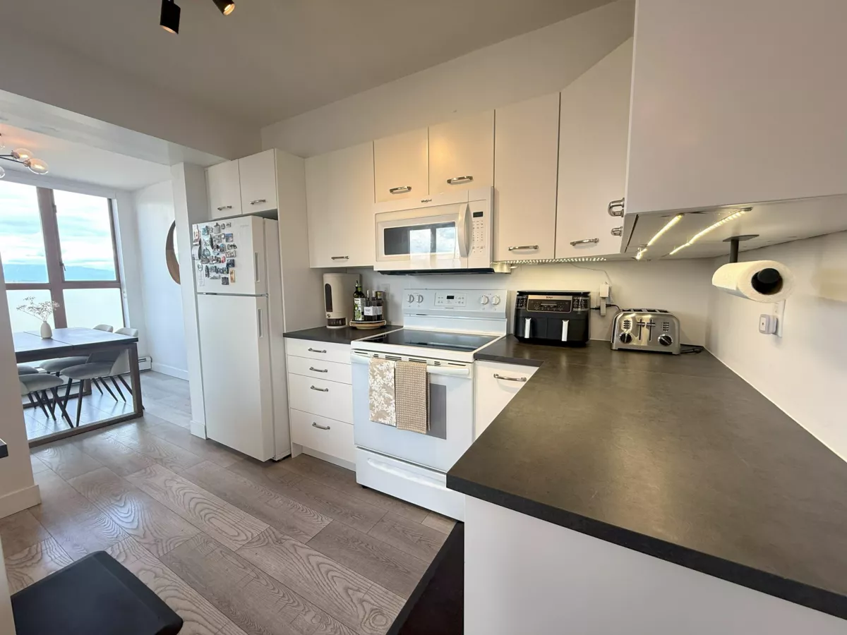 Pantry Photo of 1705 612 Fifth Avenue, New Westminster, BC