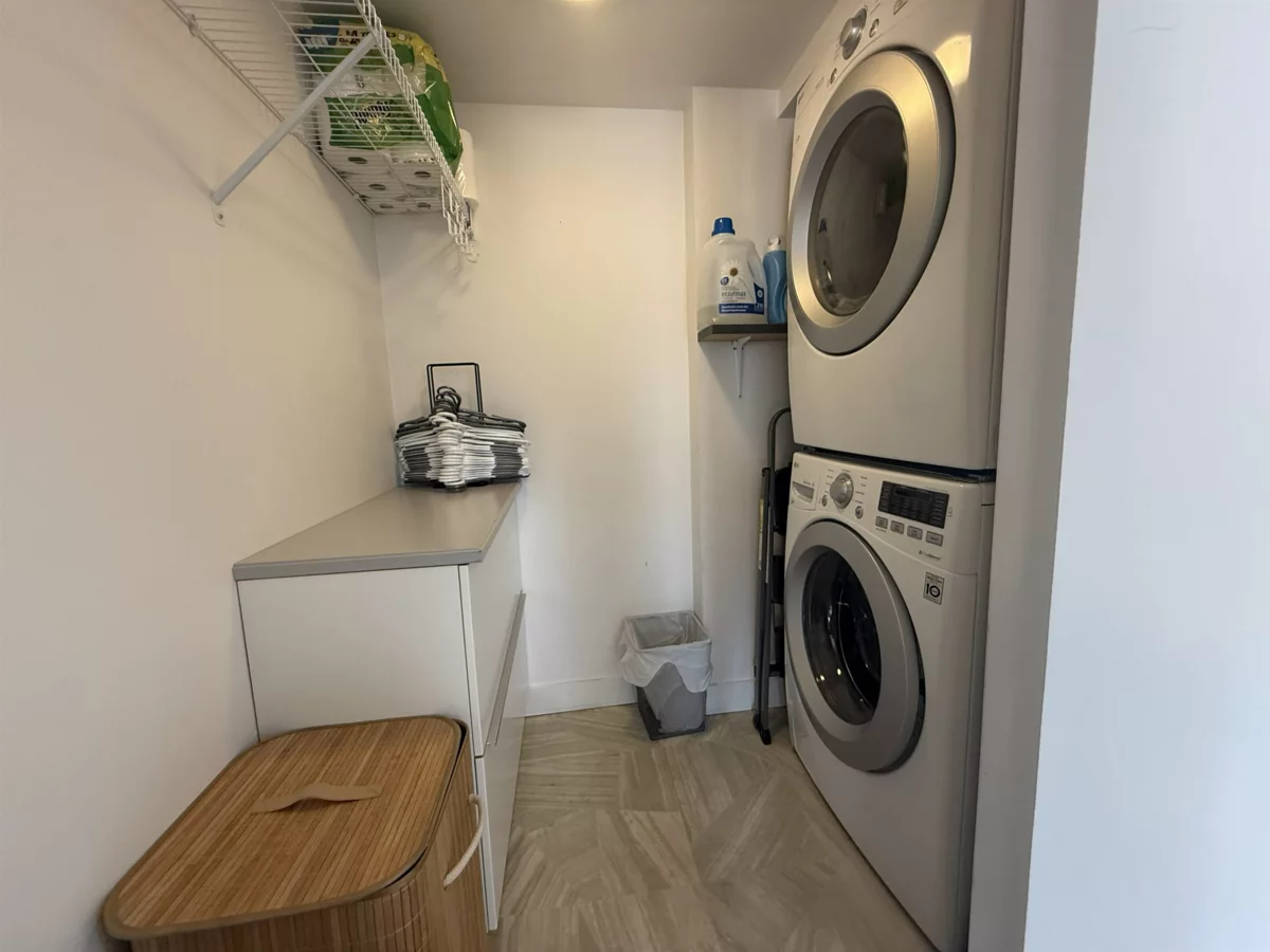 Staircase Photo of 1705 612 Fifth Avenue, New Westminster, BC