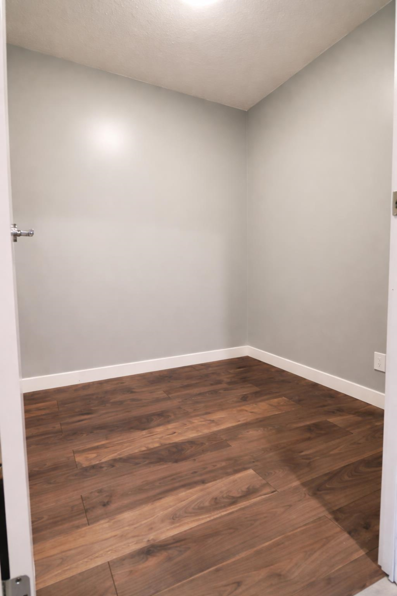 Breakfast Nook Photo of 1507 833 Homer Street, Vancouver, BC