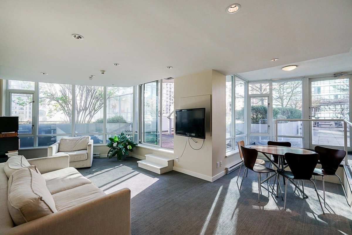 Guest Bathroom Photo of 1507 833 Homer Street, Vancouver, BC