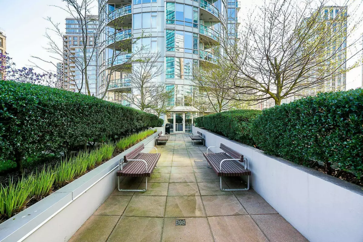 Laundry Room Photo of 1507 833 Homer Street, Vancouver, BC