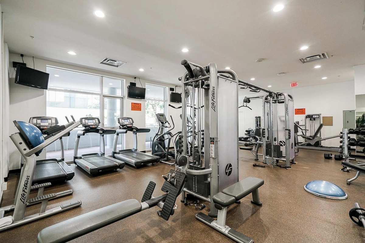 Walk-In Closet Photo of 1507 833 Homer Street, Vancouver, BC