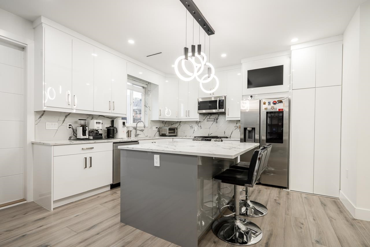 Breakfast Nook Photo of #2 4675 Canada Way, Burnaby, BC