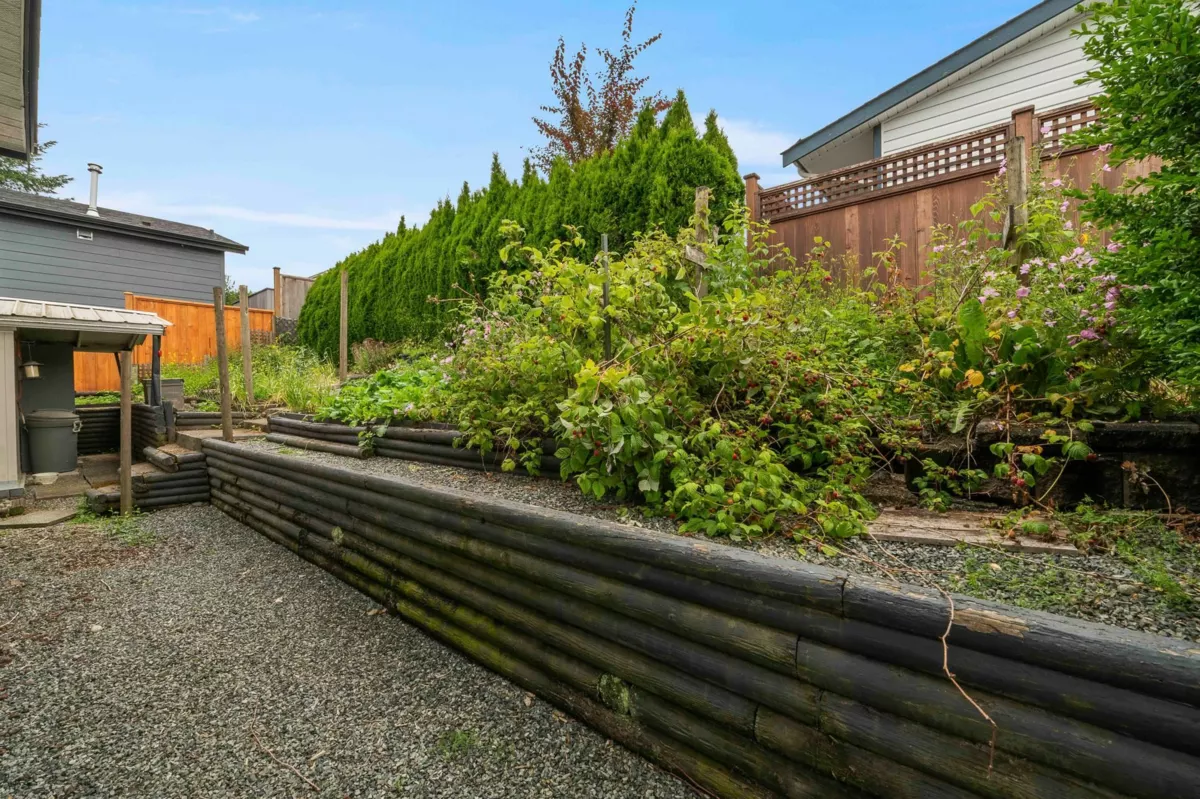 Front Yard Photo of 13 27111 Avenue, Langley, BC